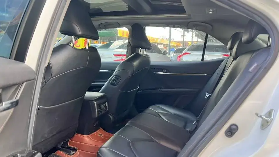 2019 TOYOTA CAMRY thumbnail 3