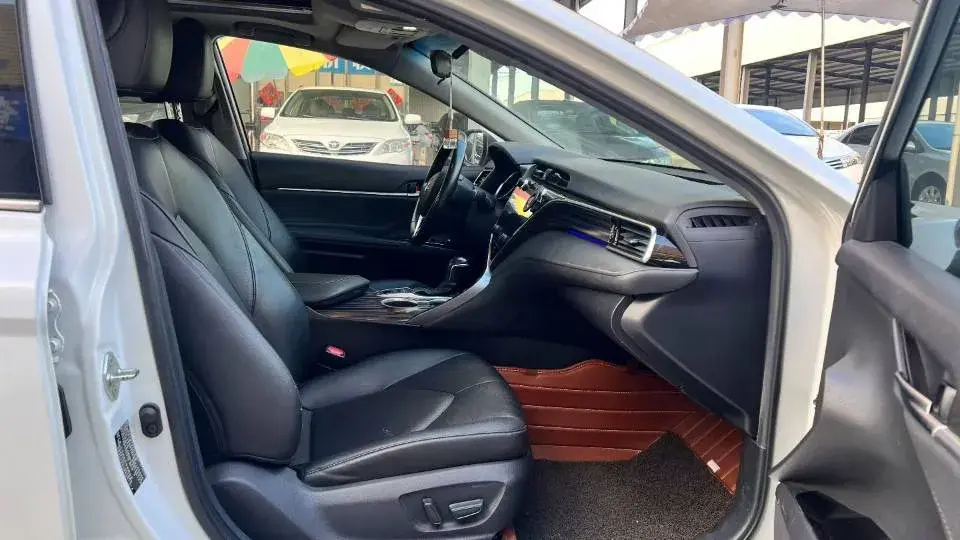 2019 TOYOTA CAMRY thumbnail 4