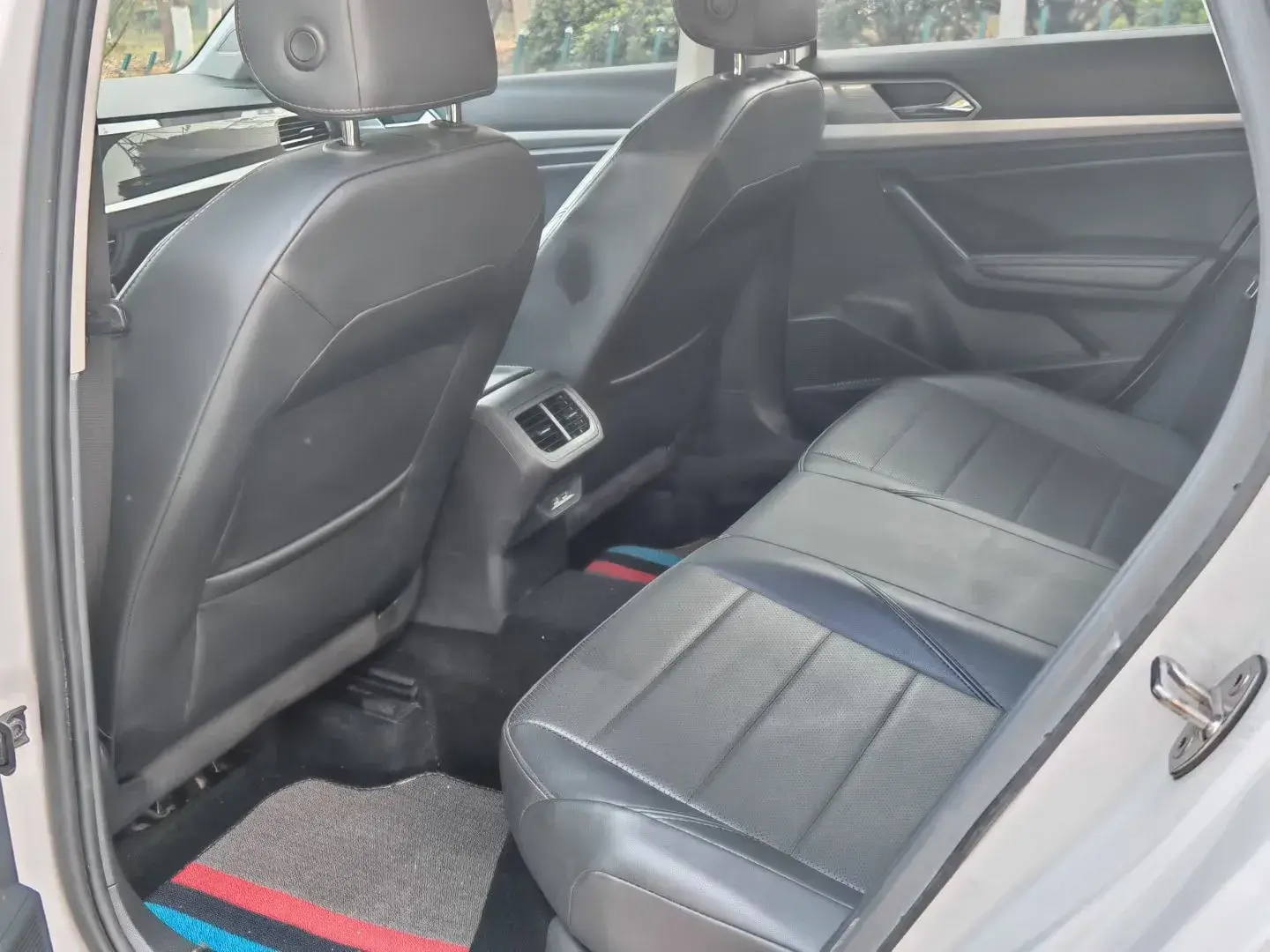 2019 VOLKSWAGEN LAVIDA thumbnail 4