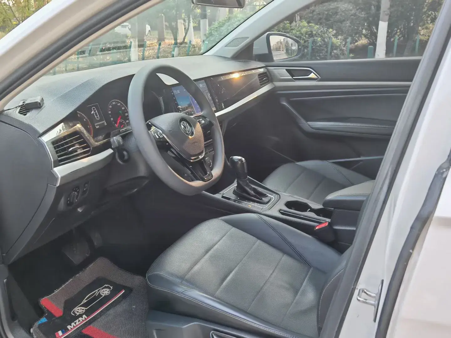 2019 VOLKSWAGEN LAVIDA thumbnail 3