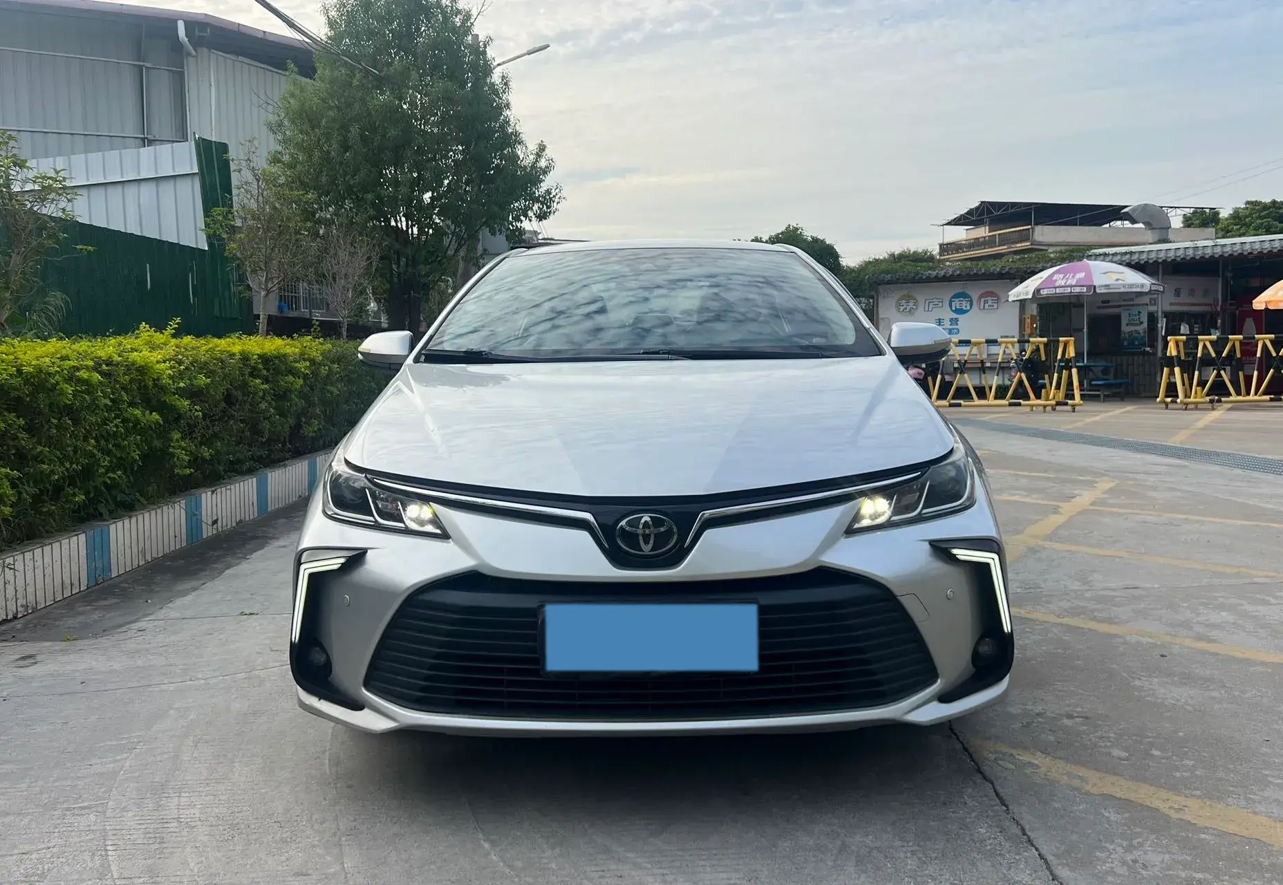 2019 TOYOTA COROLLA thumbnail 2