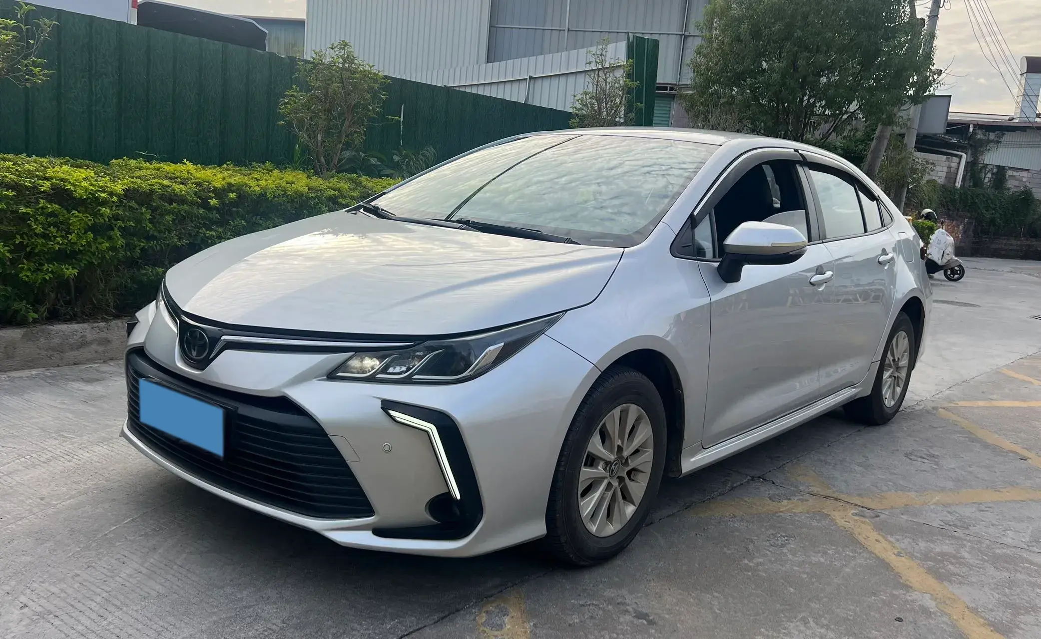 2019 TOYOTA COROLLA view 1