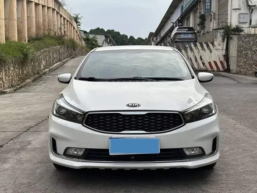 2017 KIA K3 thumbnail 2