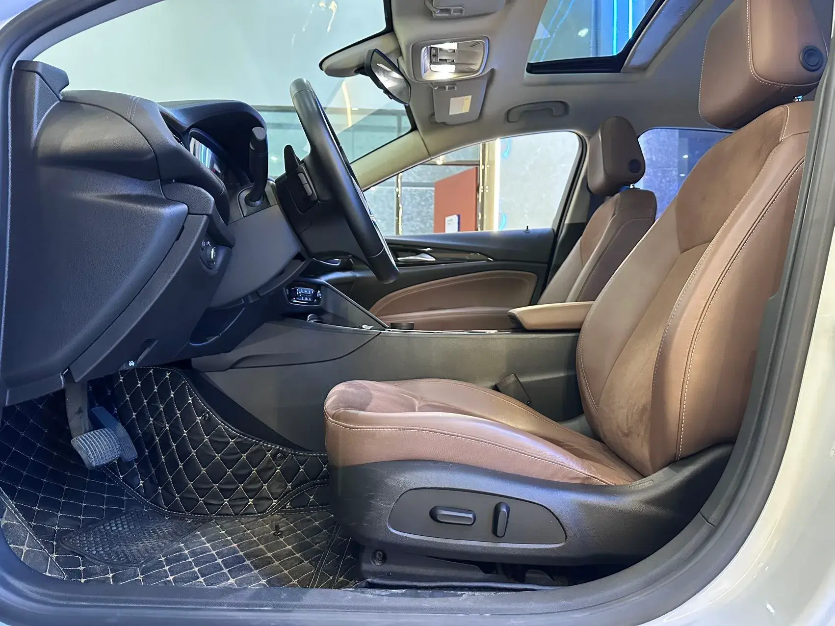 2020 BUICK REGAL thumbnail 4