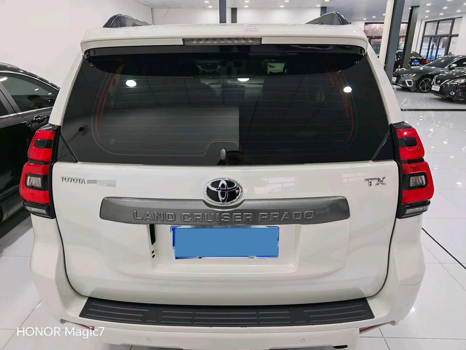 2019 TOYOTA LAND thumbnail 3