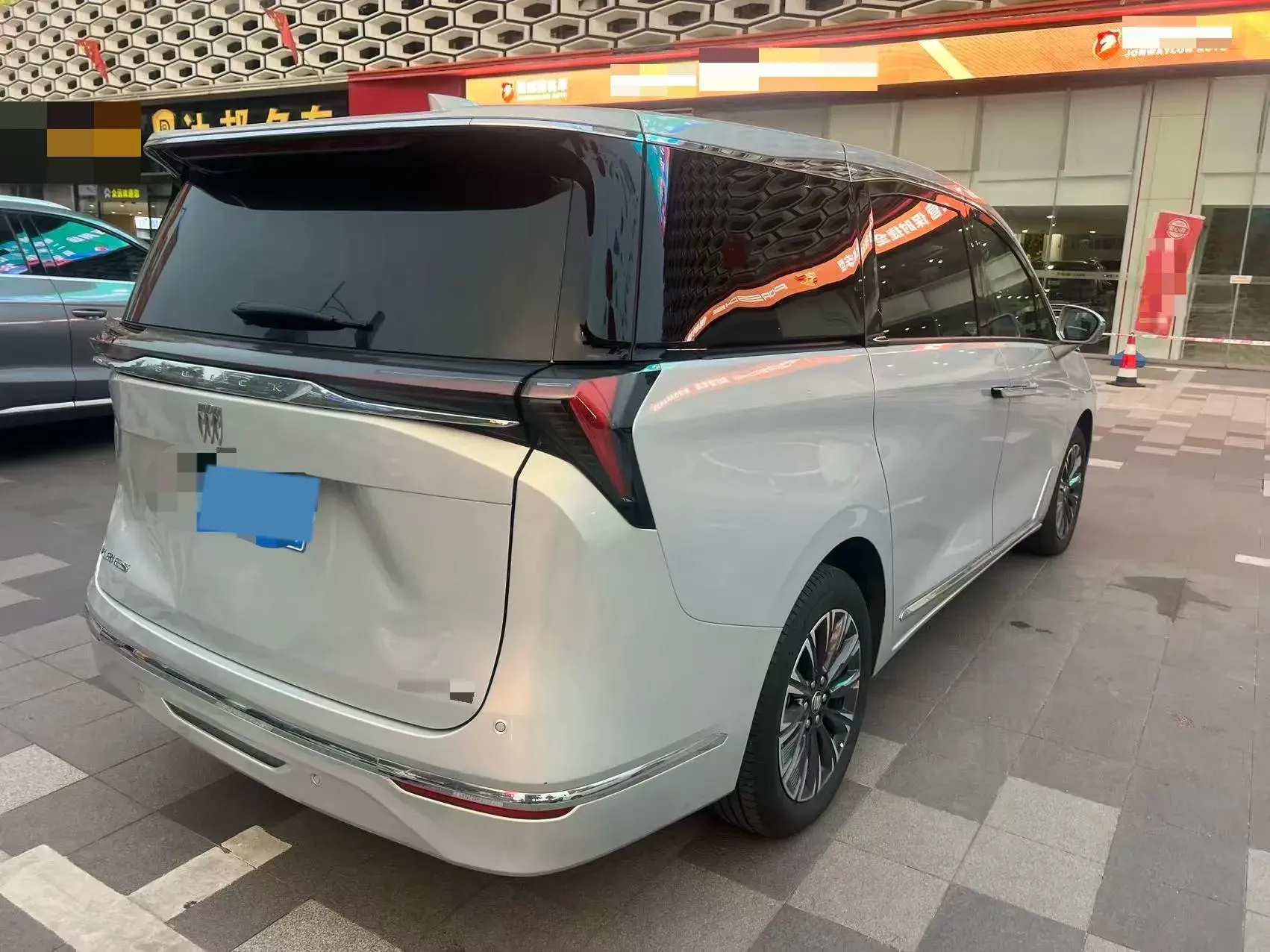 2025 BUICK GL8 thumbnail 4