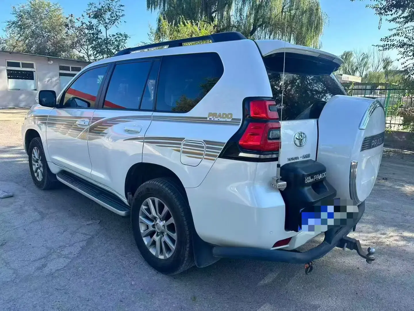 2018 TOYOTA LAND thumbnail 3