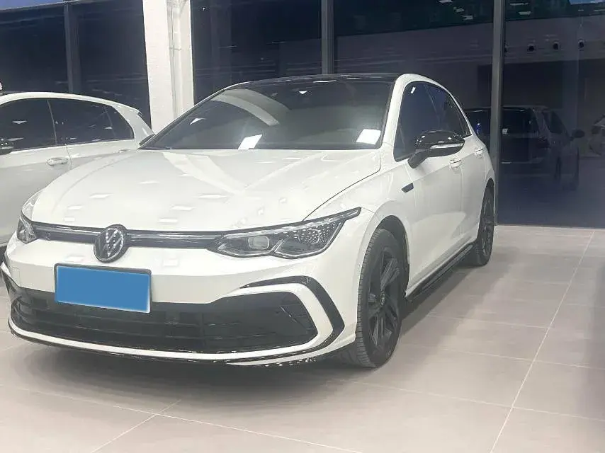2021 VOLKSWAGEN GOLF view 1
