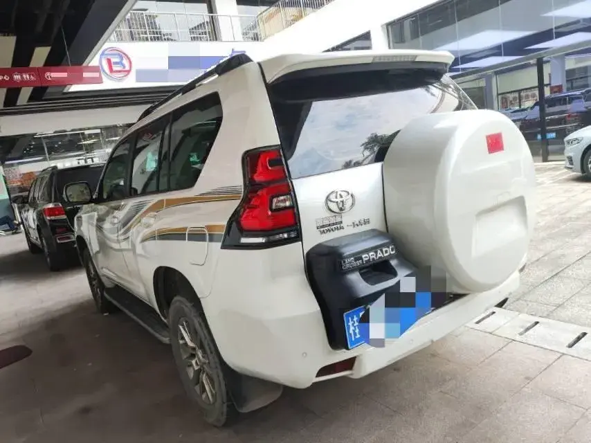 2018 TOYOTA LAND thumbnail 4