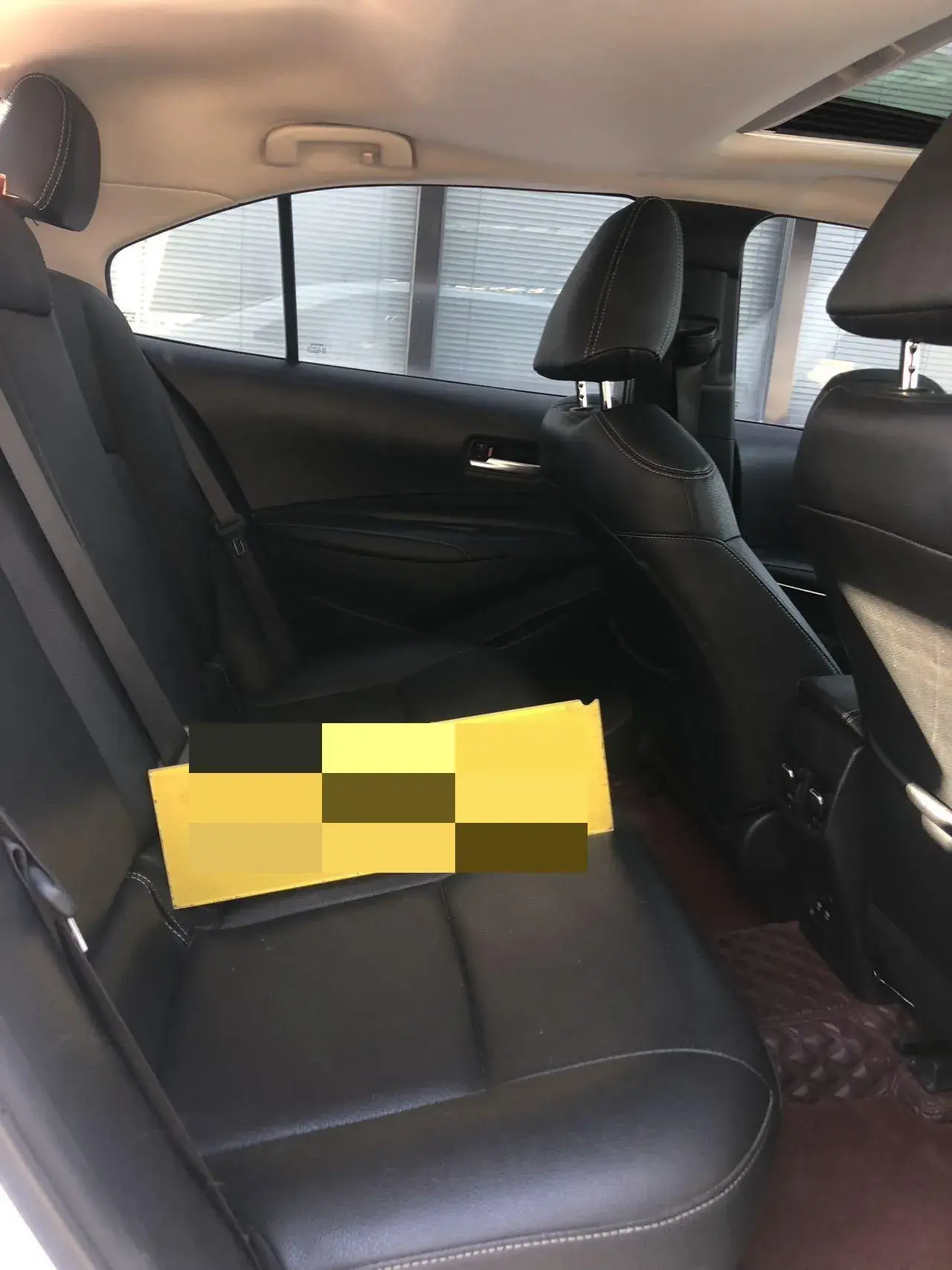 2021 TOYOTA COROLLA thumbnail 4