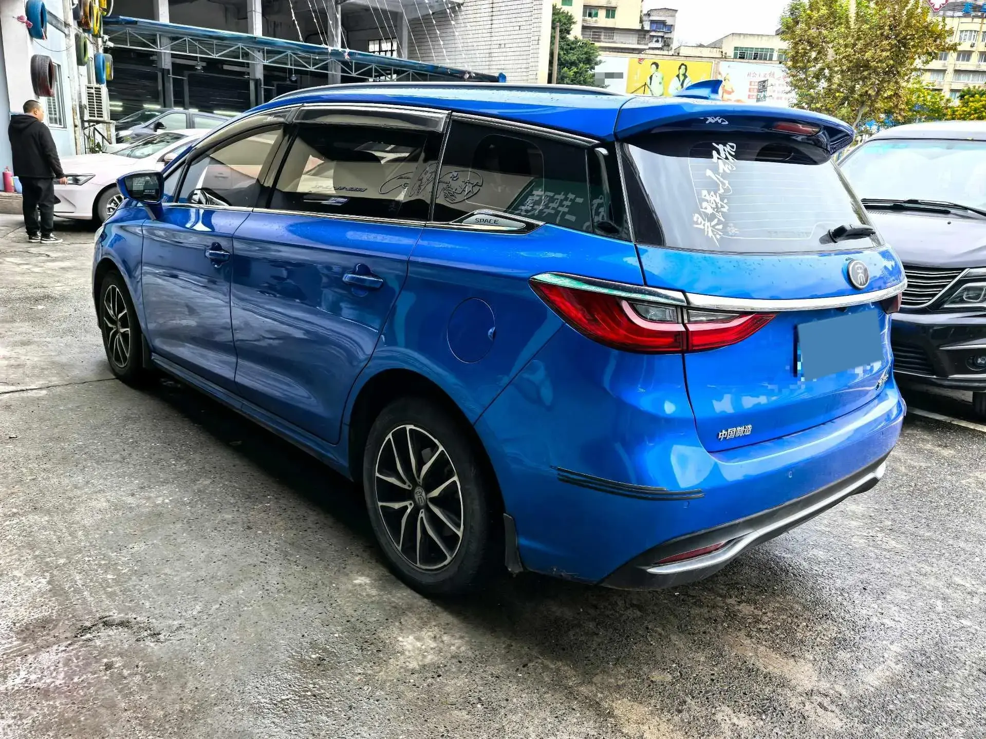 2017 BYD SONG thumbnail 3