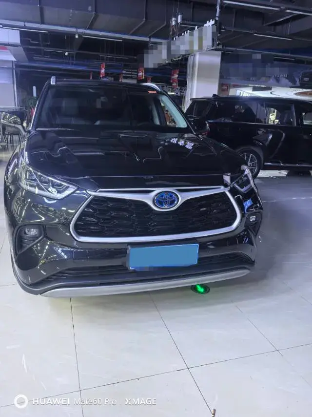 2023 TOYOTA HIGHLANDER thumbnail 3