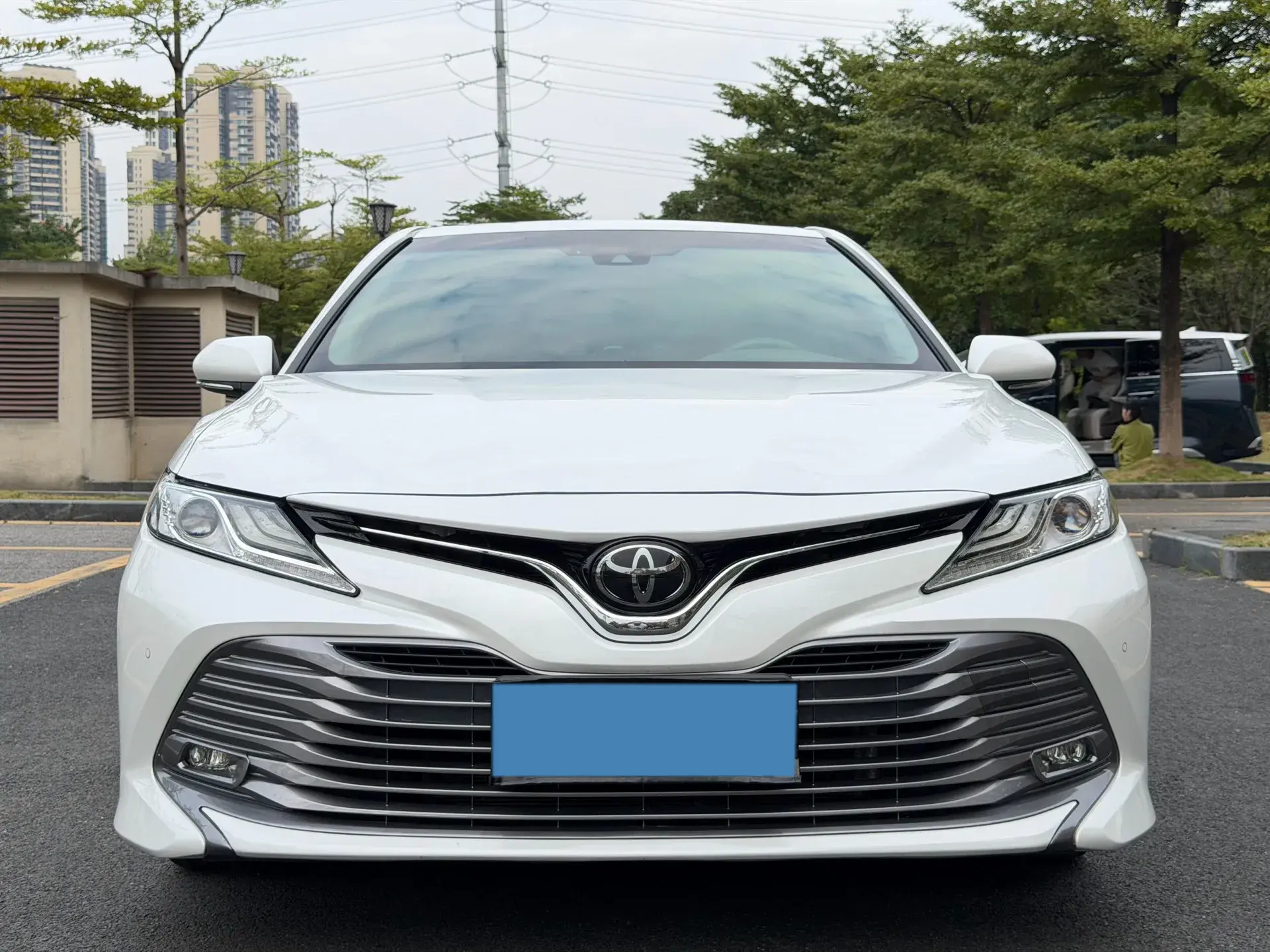 2019 TOYOTA CAMRY thumbnail 2
