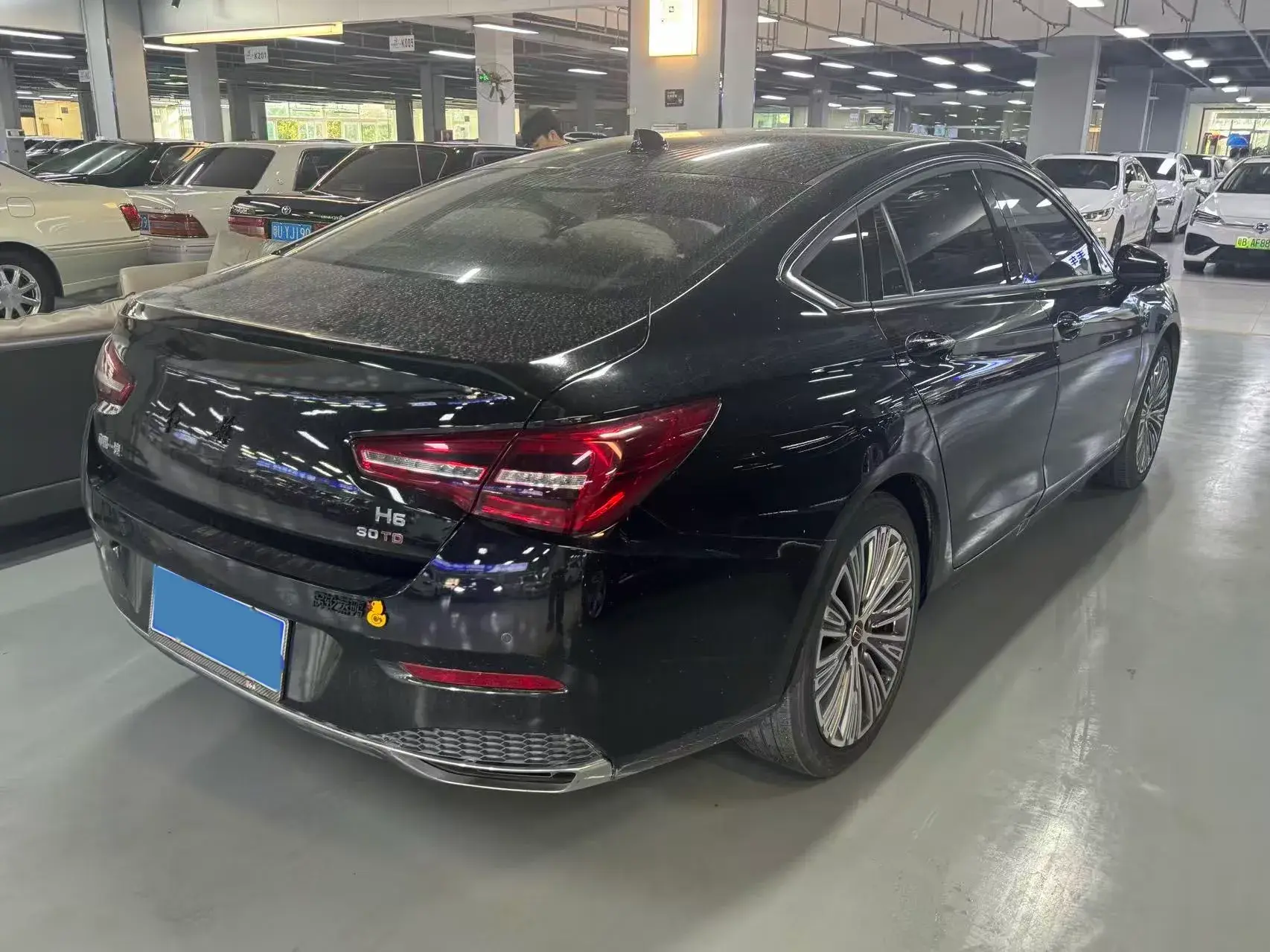 2022 HONGQI H5 thumbnail 4