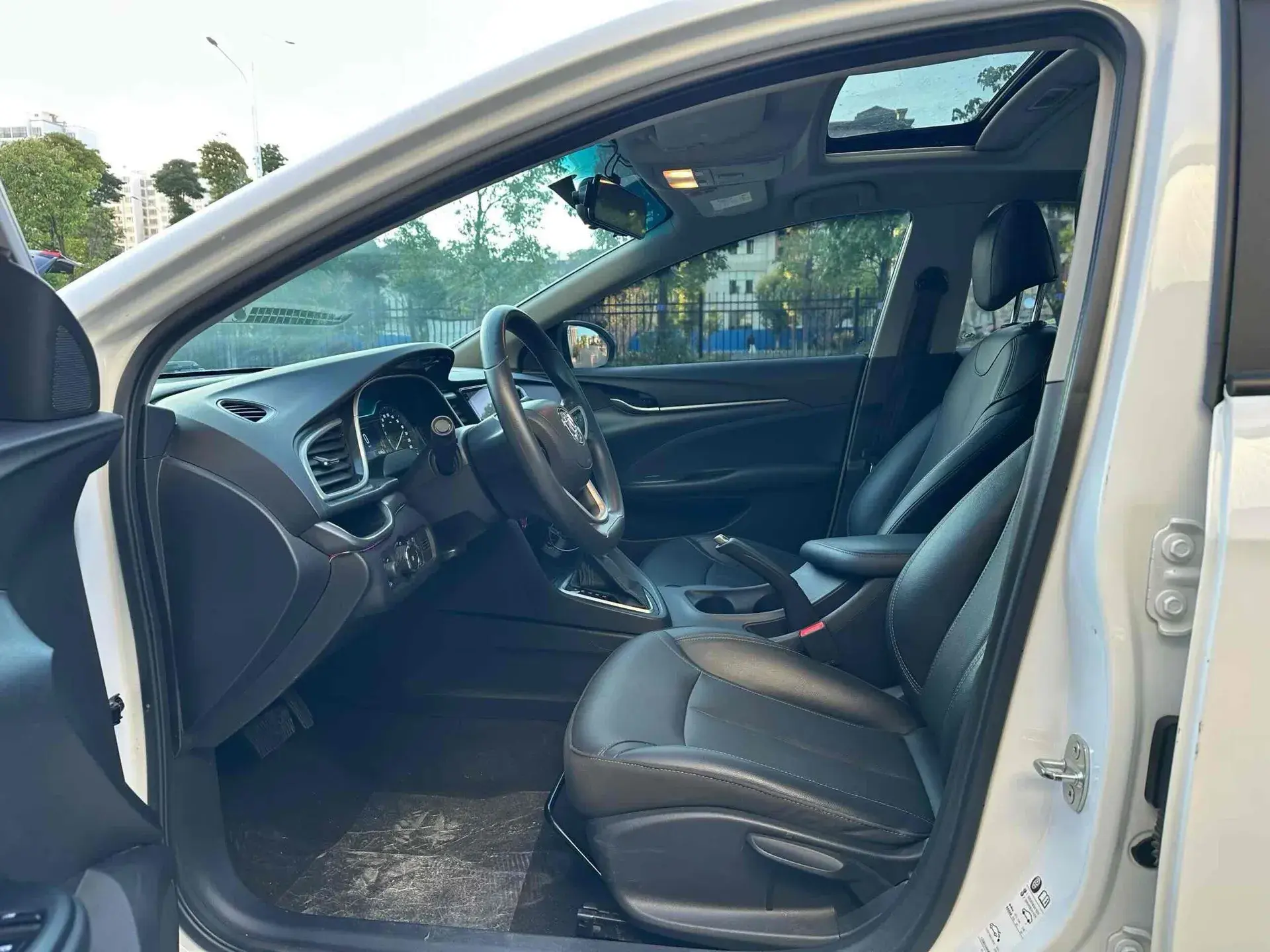 2021 BUICK EXCELLE thumbnail 4