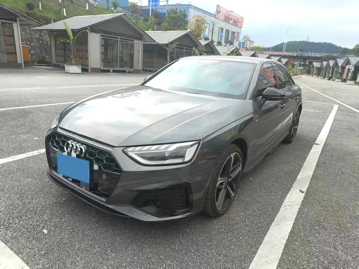 2024 Audi A4L 2.0T 190HP L4 7DCT