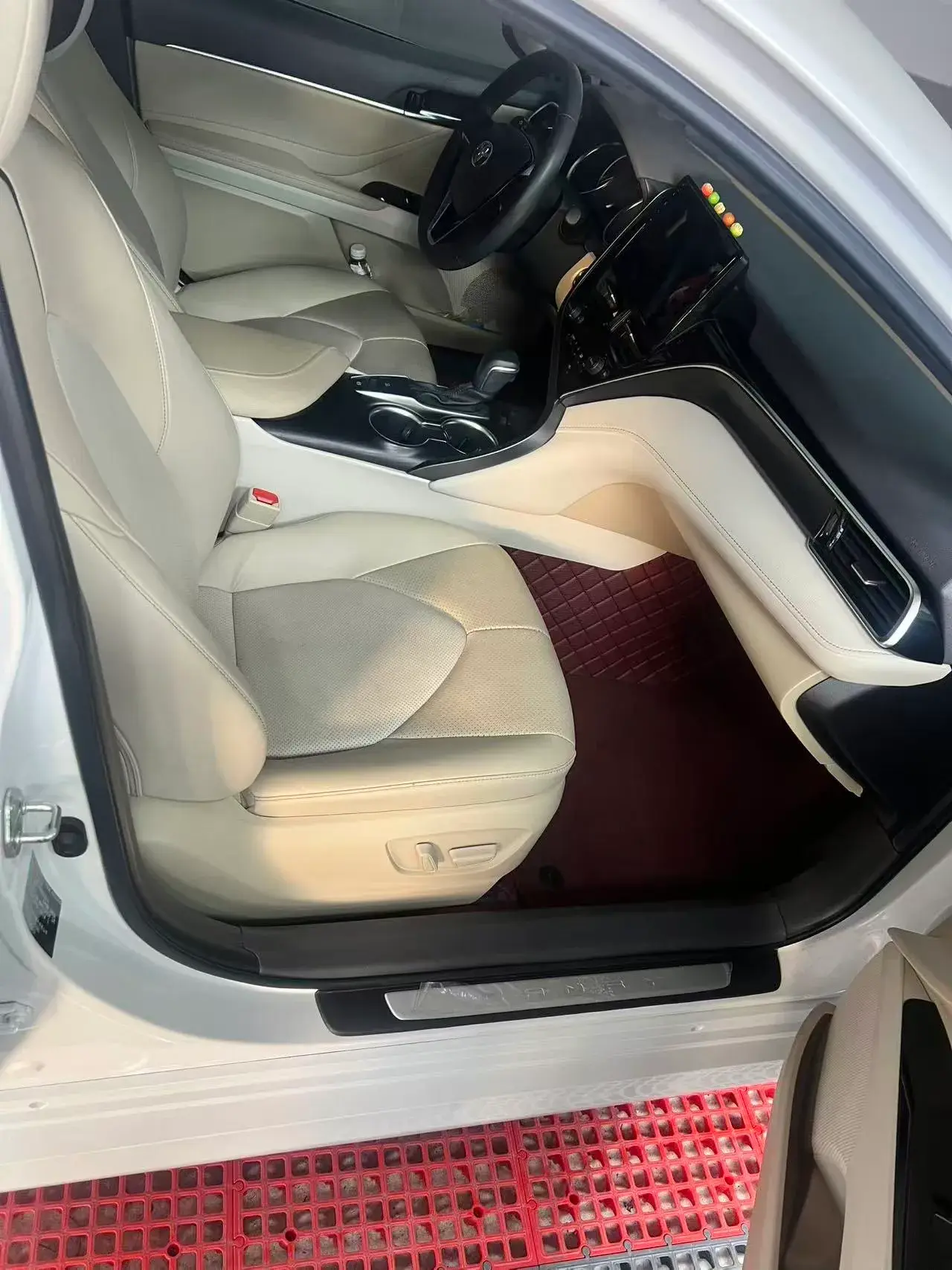 2021 TOYOTA CAMRY thumbnail 3