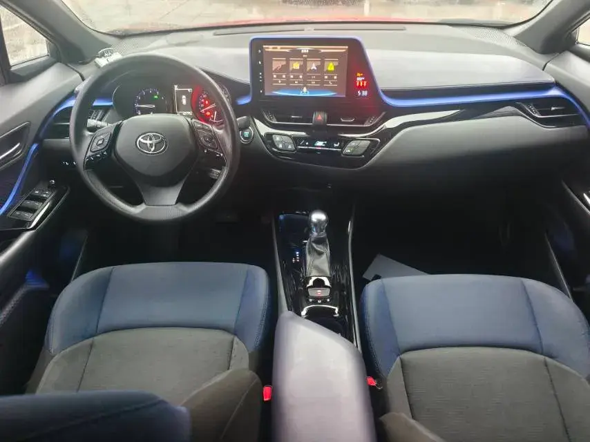 2018 TOYOTA C-HR thumbnail 4