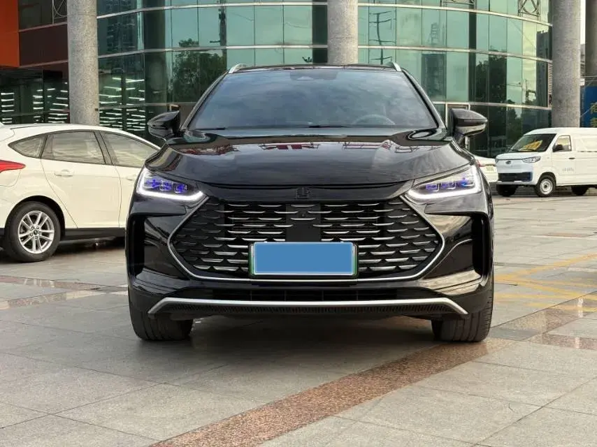 2024 BYD TANG thumbnail 2