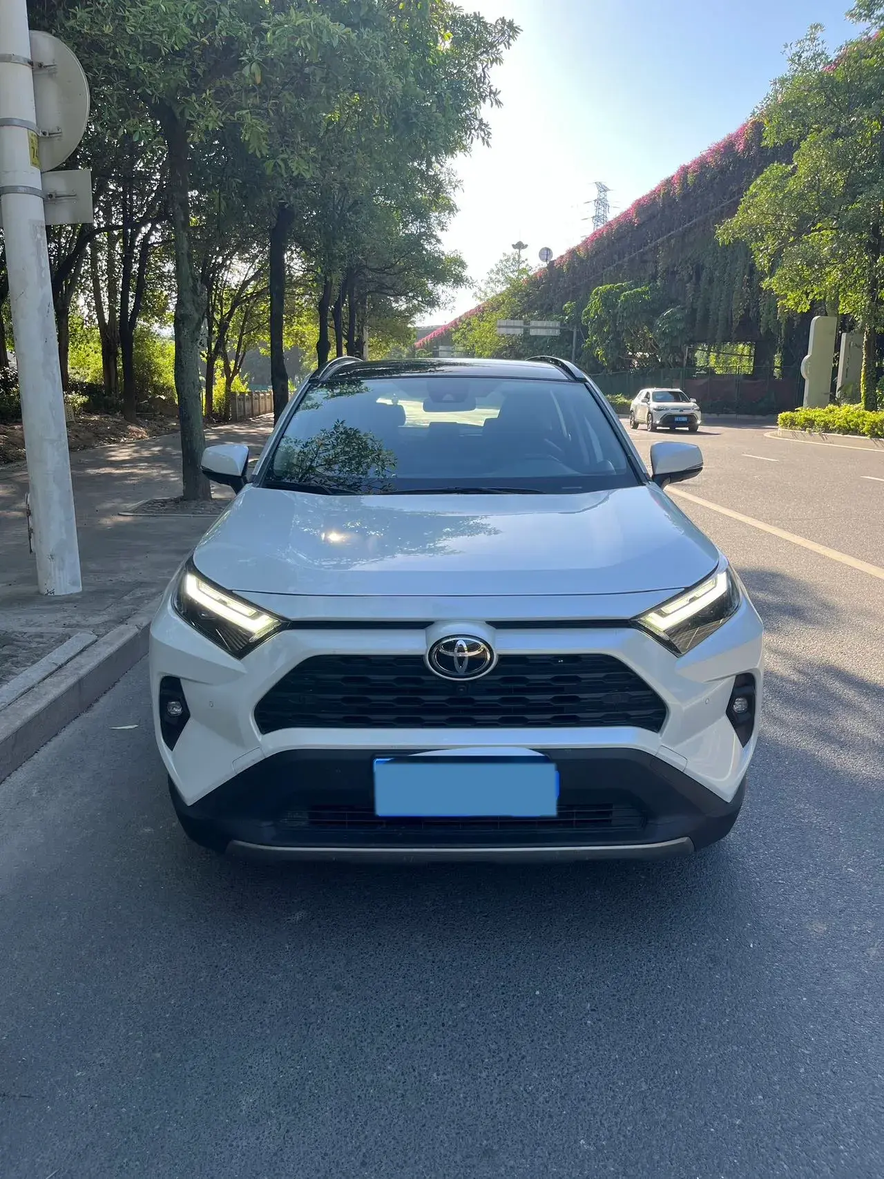 2023 TOYOTA RAV4 thumbnail 2