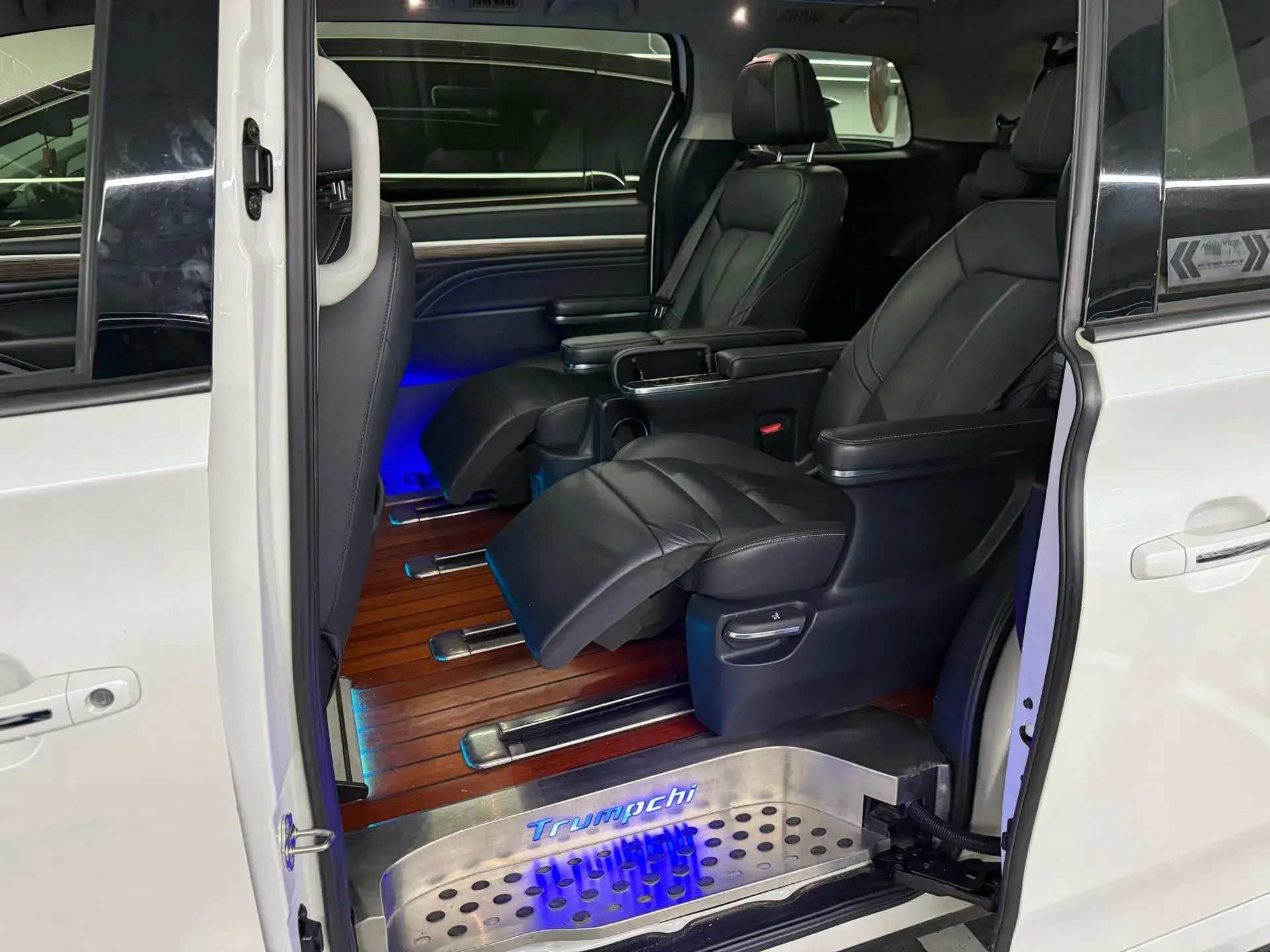 2021 GAC TRUMPCHI thumbnail 4