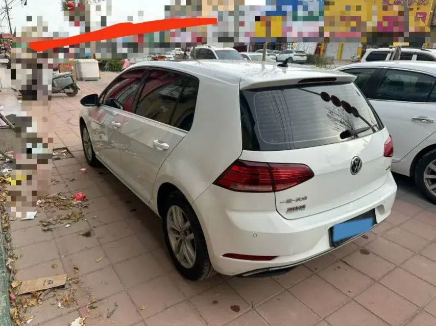2018 VOLKSWAGEN GOLF thumbnail 3
