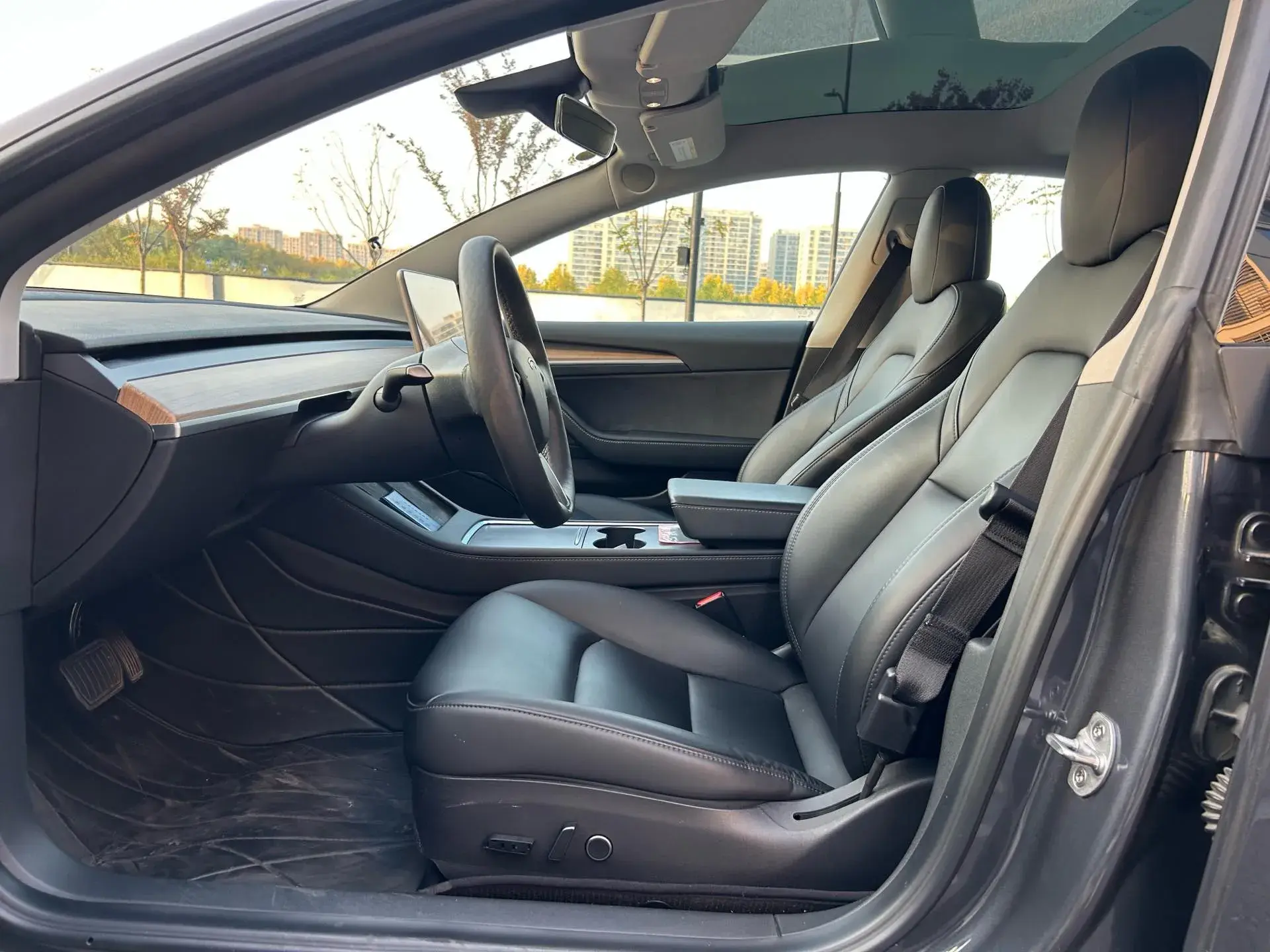 2022 TESLA MODEL thumbnail 3