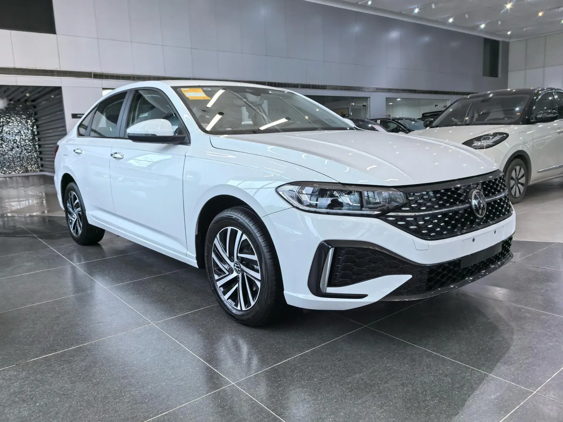 2024 VOLKSWAGEN LAVIDA thumbnail 3