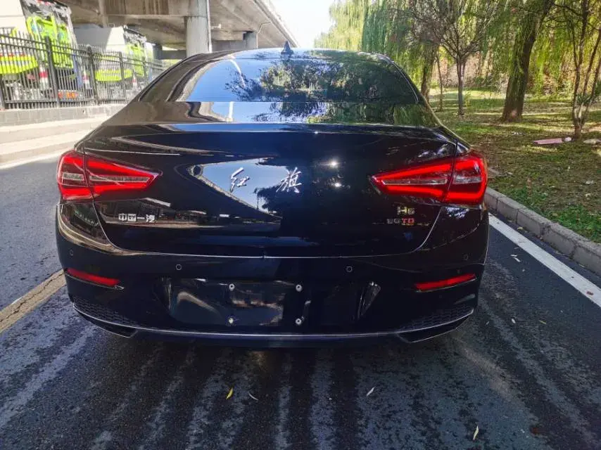 2022 HONGQI H5 thumbnail 4