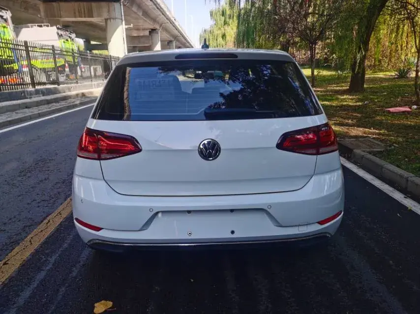 2020 VOLKSWAGEN GOLF thumbnail 4
