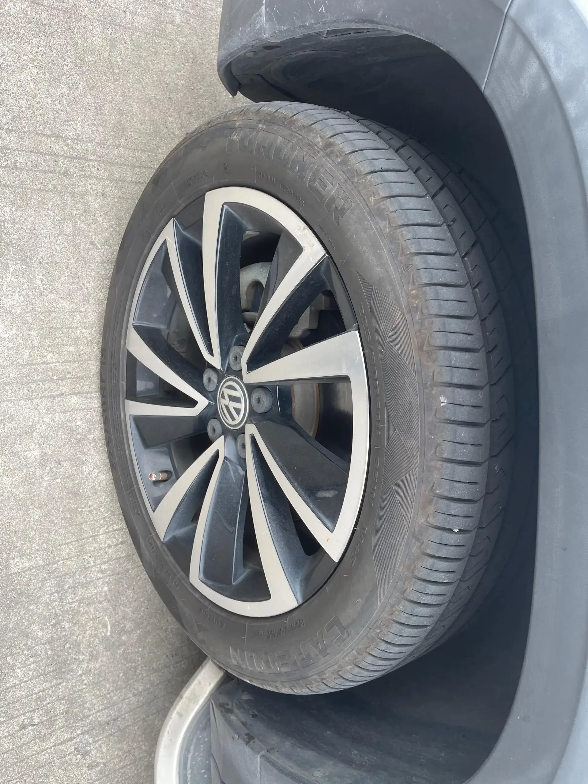 2019 VOLKSWAGEN THARU thumbnail 4