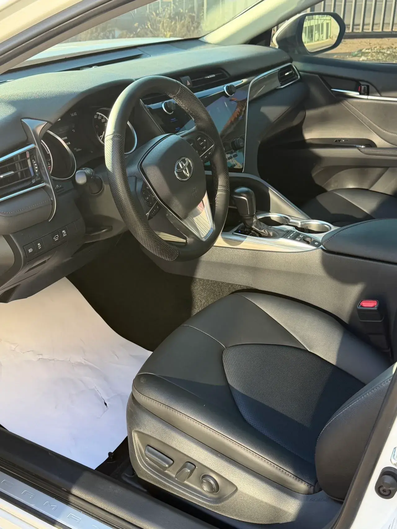 2019 TOYOTA CAMRY thumbnail 4