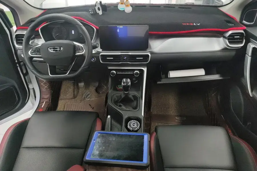 2021 GEELY COOLRAY thumbnail 4