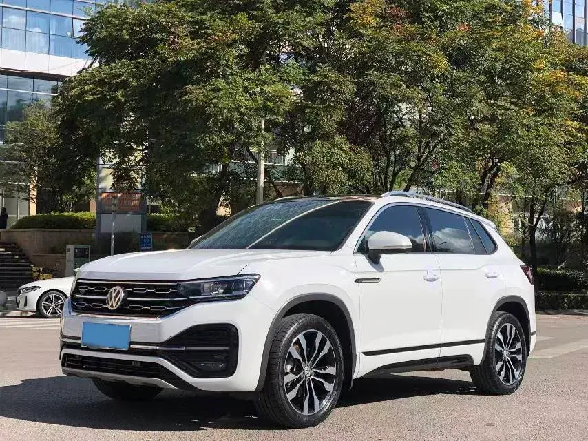 2020 VOLKSWAGEN TAYRON view 1