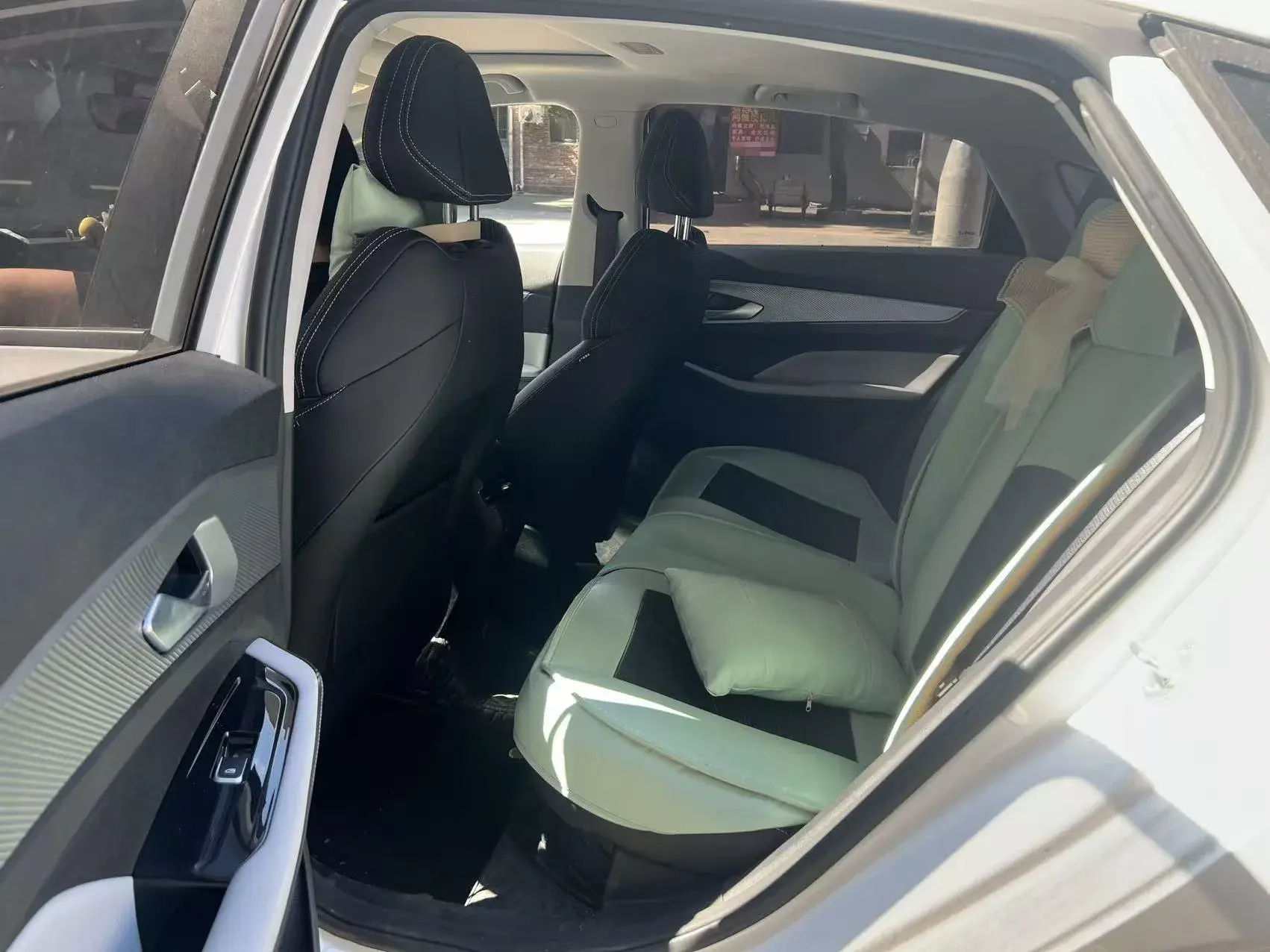 2024 GEELY BINRAY thumbnail 2