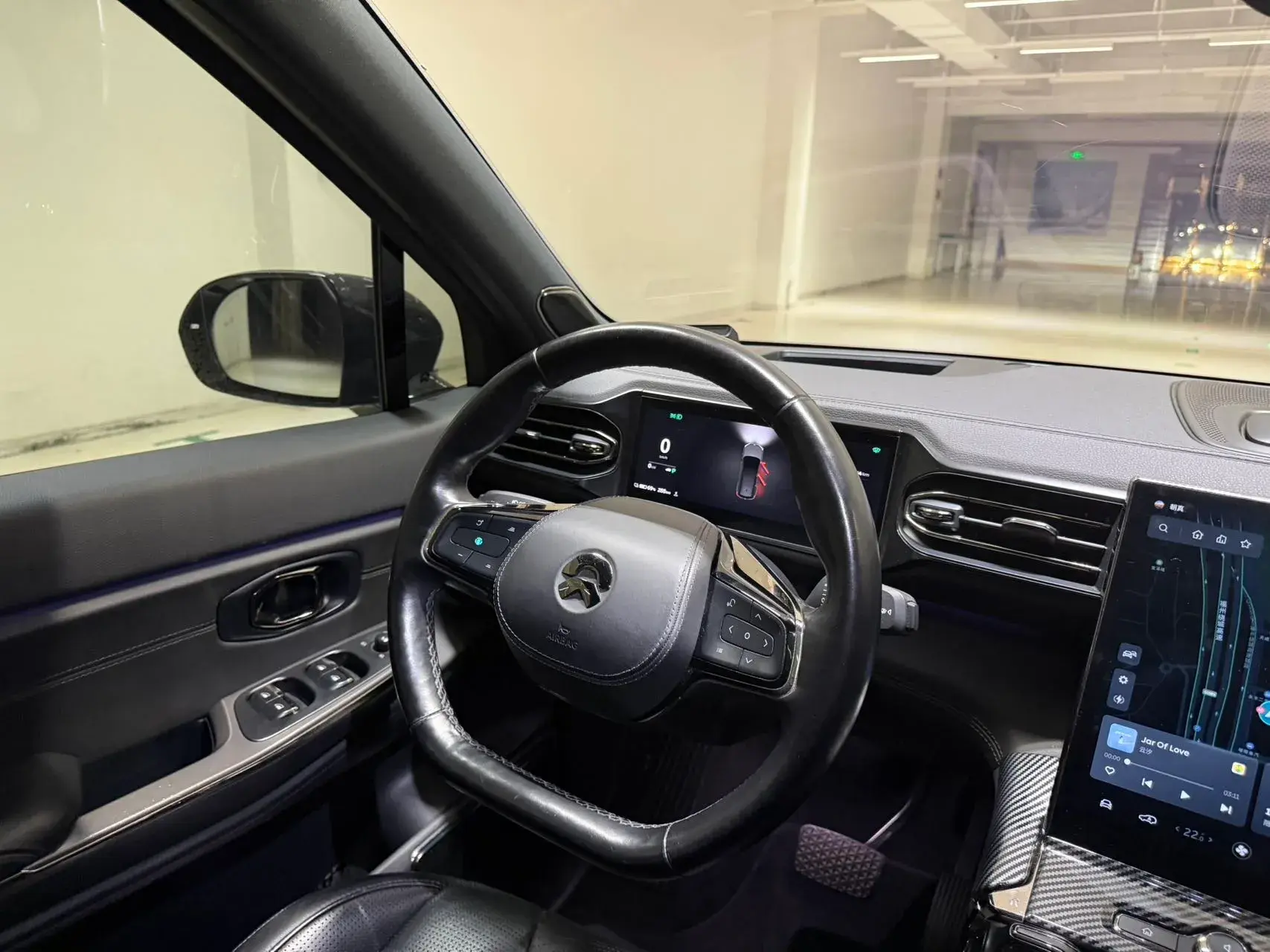 2020 NIO ES8 thumbnail 4