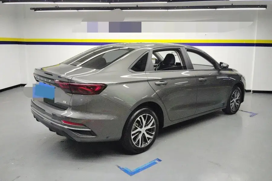 2025 GEELY EMGRAND thumbnail 2