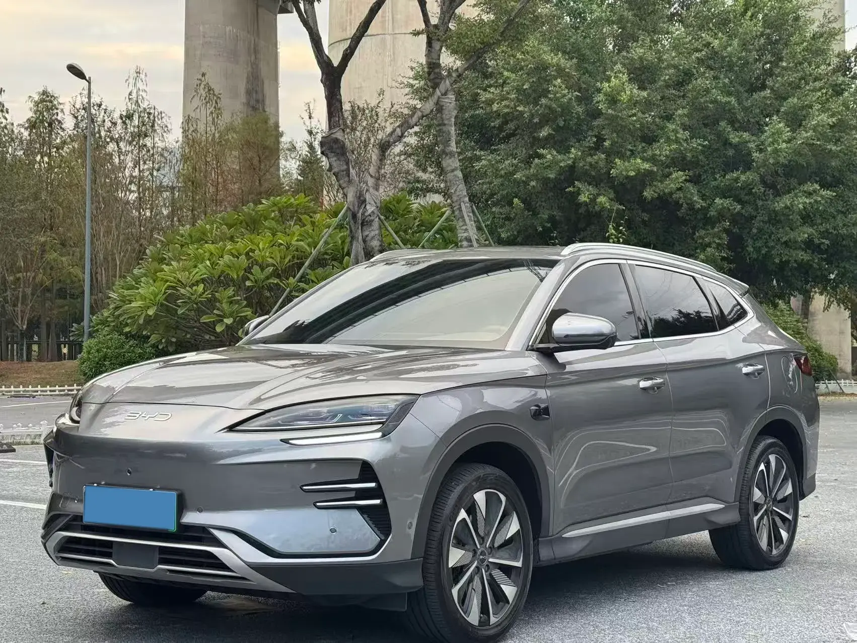 2025 BYD SONG view 1