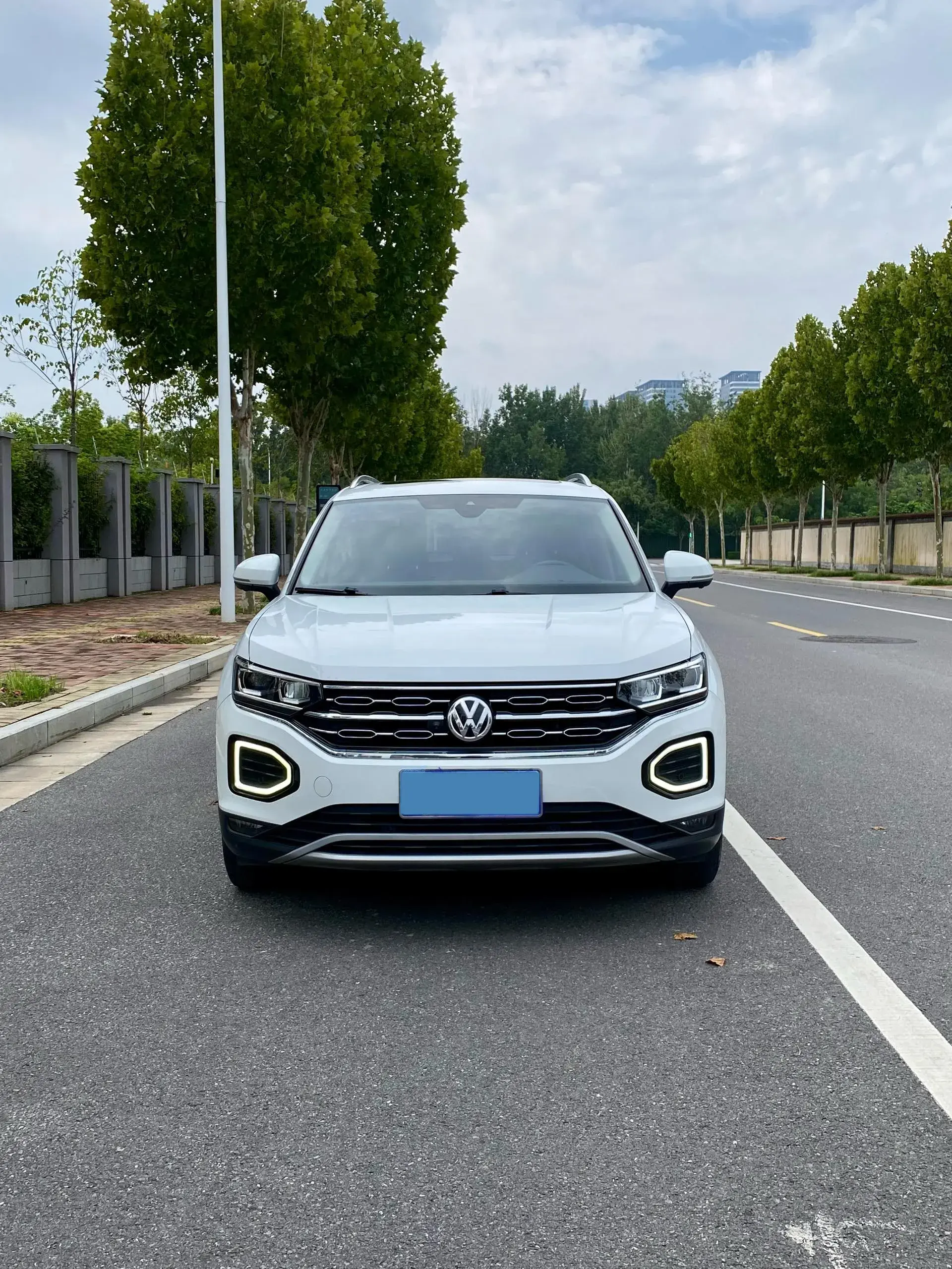 2020 VOLKSWAGEN TAYRON thumbnail 2