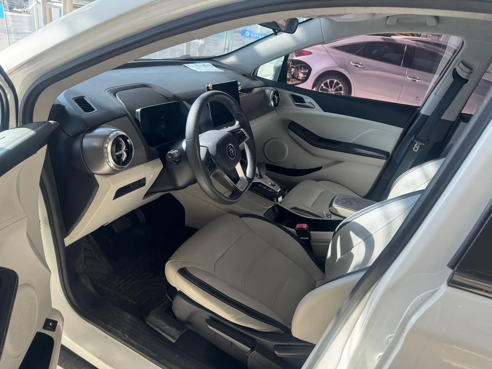 2021 BYD YUAN thumbnail 4