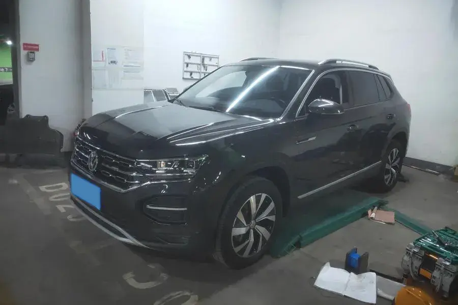 2021 VOLKSWAGEN TAYRON view 1