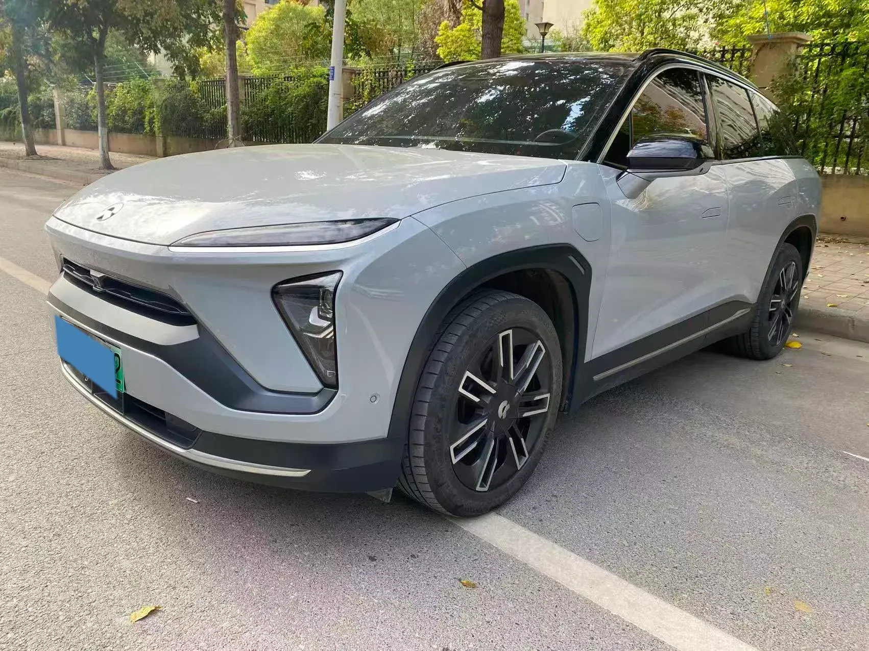 2022 NIO ES6 view 1