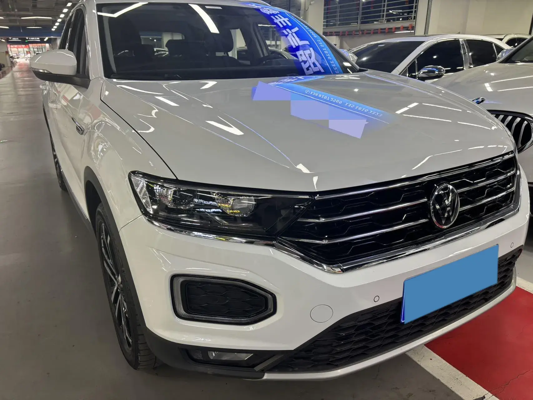 2022 VOLKSWAGEN T-ROC thumbnail 3