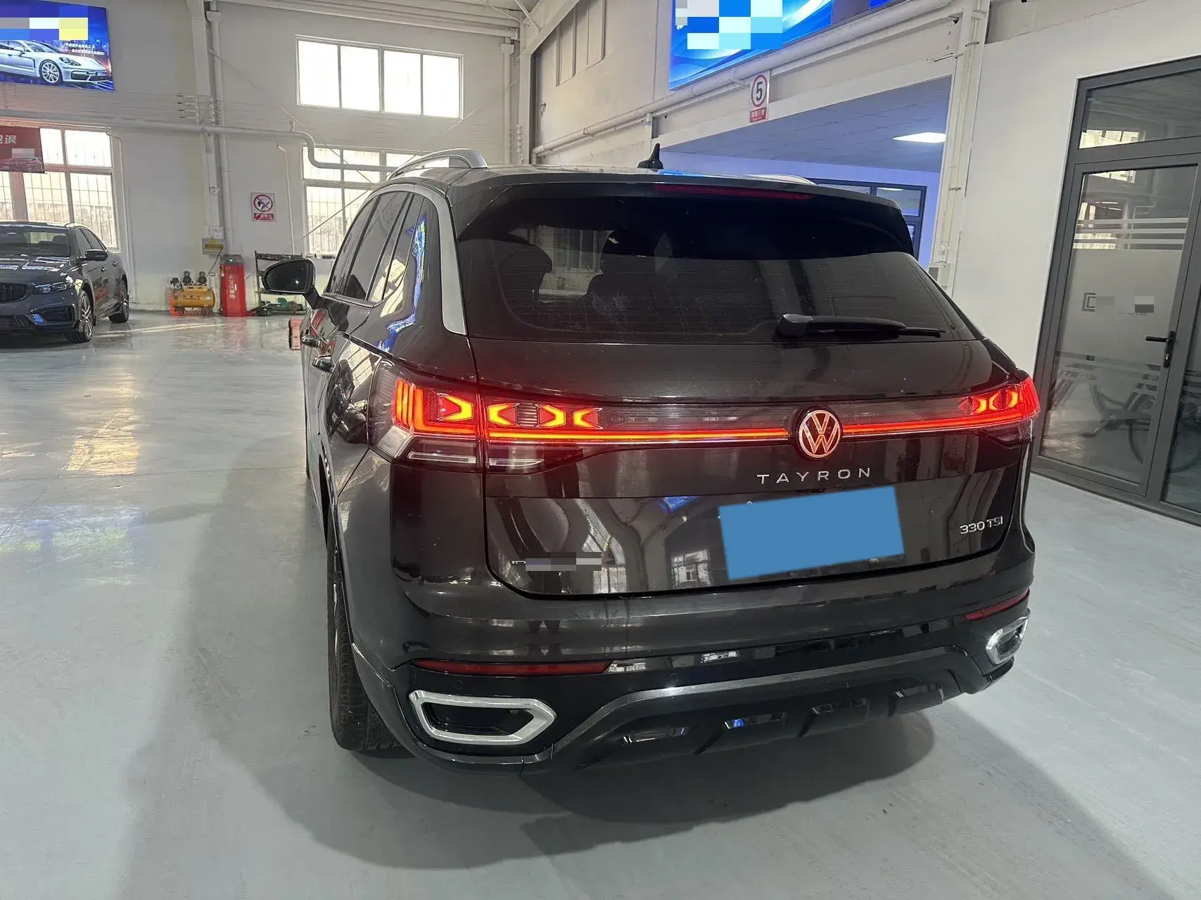 2023 VOLKSWAGEN TAYRON thumbnail 4