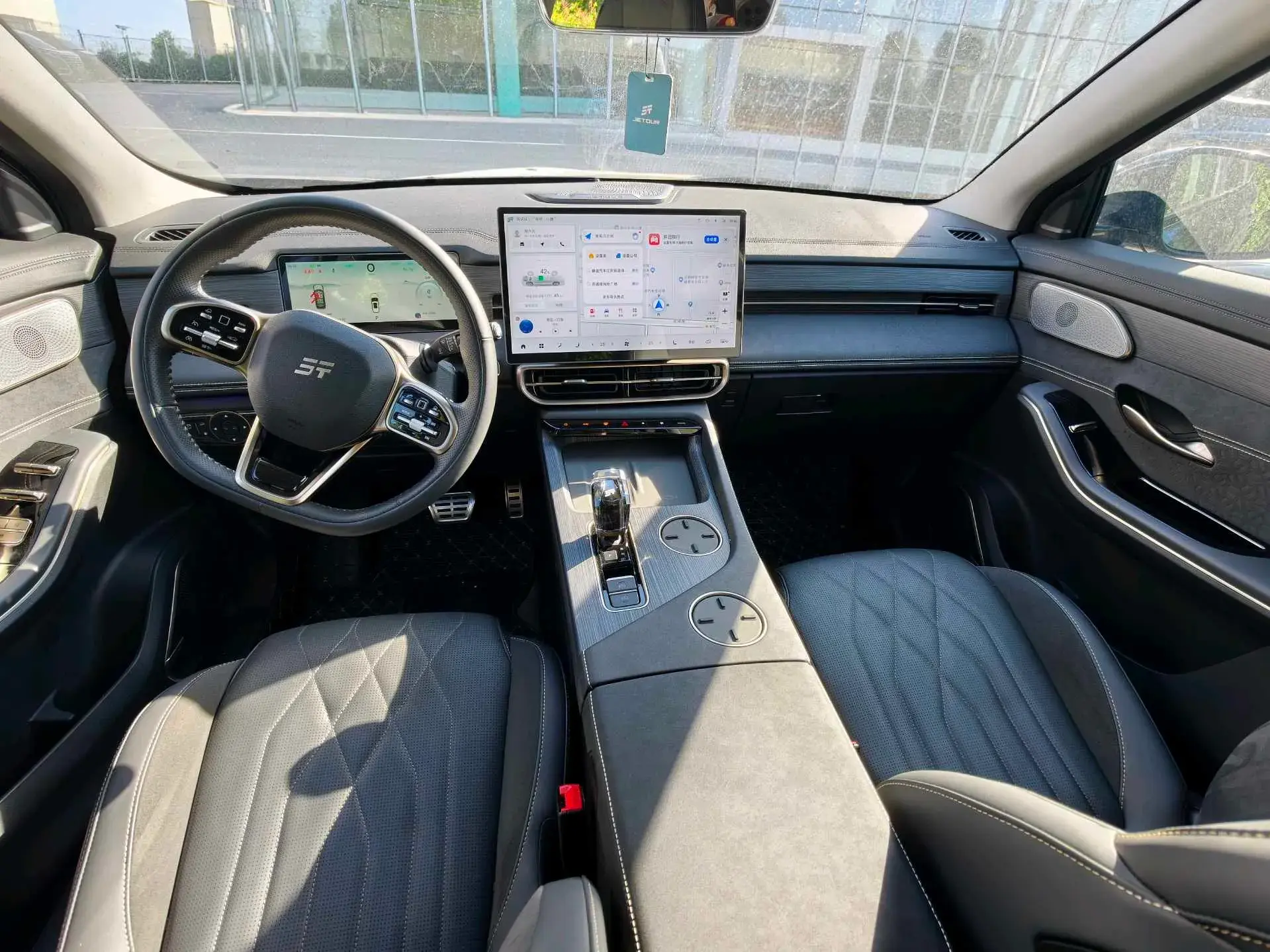 2023 JETOUR X70 thumbnail 4