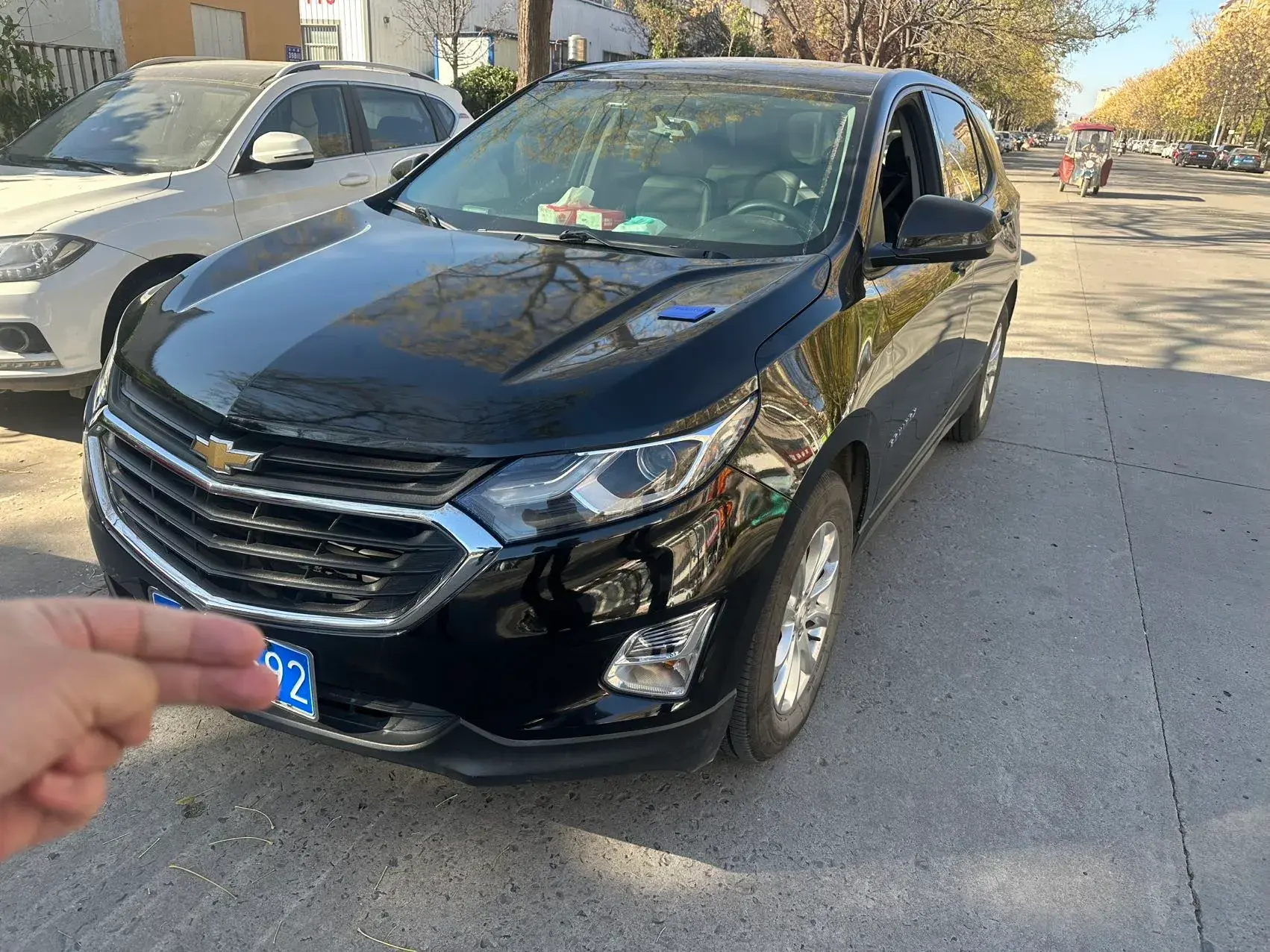 2019 CHEVROLET EQUINOX view 1