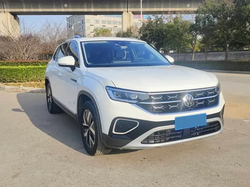 2023 VOLKSWAGEN TAYRON thumbnail 2