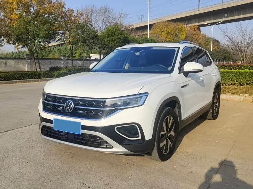 2023 VOLKSWAGEN TAYRON view 1