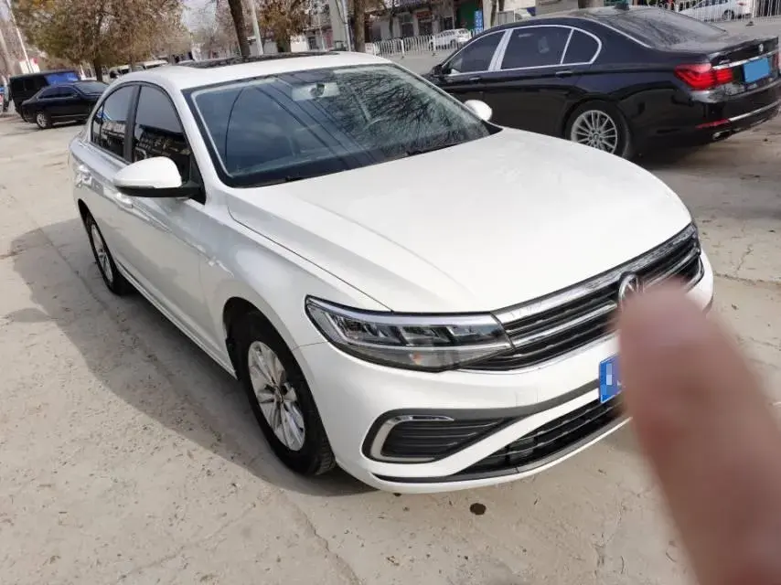 2023 VOLKSWAGEN BORA thumbnail 2