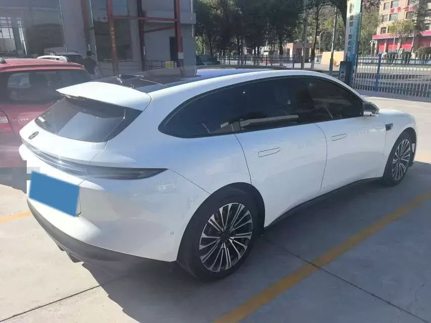 2024 NIO ET5T thumbnail 4